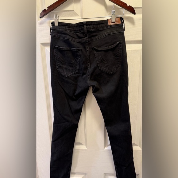 Hollister Women’s Black Super Skinny Jeans - Picture 3 of 3